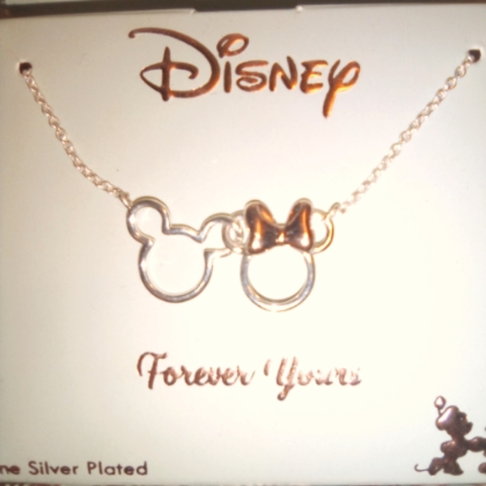 NWTS DISNEYS FOREVER YOURS NECKLACE
